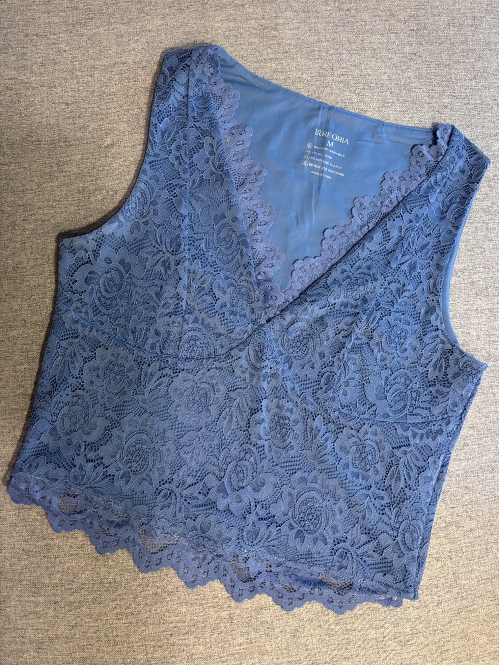 ReoRia Pale Blue Lace V-Neck Crop Top